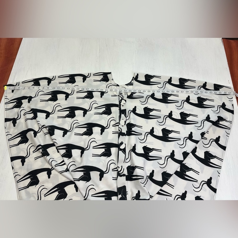 Black White Antelope Print Cape Top One Size Button Front Art Graphic Ponchos - Picture 4 of 8